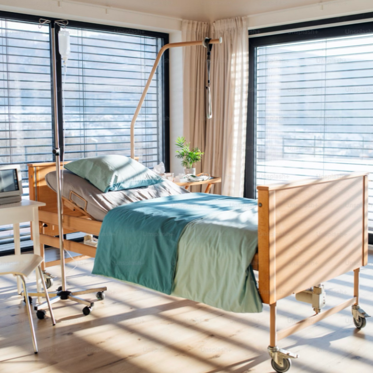 Hi Lo adjustable Full Electric Hospital Beds for Home Use | Epachois.com