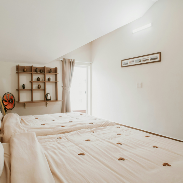 Premium Sleep Experience: Why More Seniors Are Embracing Electric Beds | Epachois.com